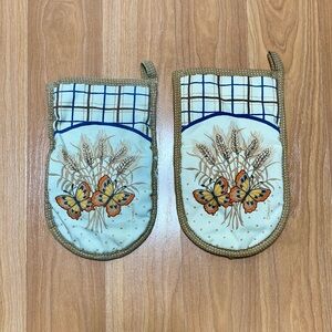 Vintage 1970-80’s Franco Oven Mitts lot of 2 Butterfly’s & Wheat